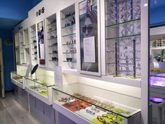-提一眼镜·蔡司·依视路(小寨店)