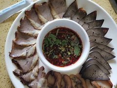 -东巴谷野生菌火锅餐厅