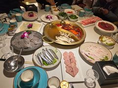 -墨居上隐·院子里火锅(峨眉店)