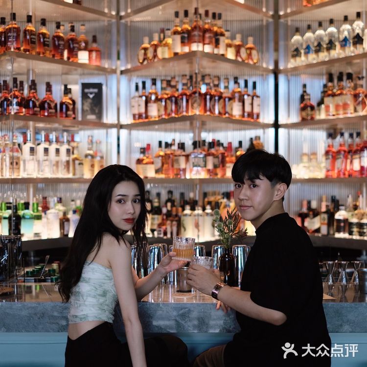 深圳新店|藏在万象天地超有氛围的餐酒吧