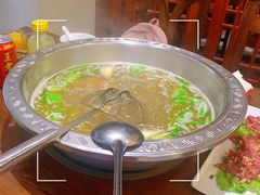 -乡土黄·鲜牛肉火锅·小龙虾(兴业街店)