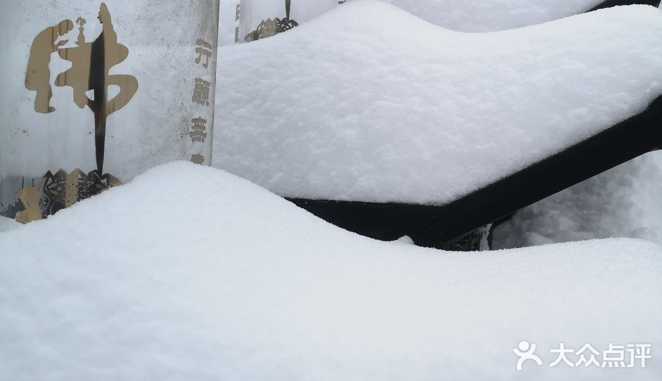 不滑雪也要带滑雪手套，暖宝宝