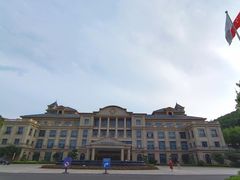 -锦龙国际酒店(天津奥体中心华苑地铁站店)