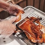 大快朵颐烤鸭时