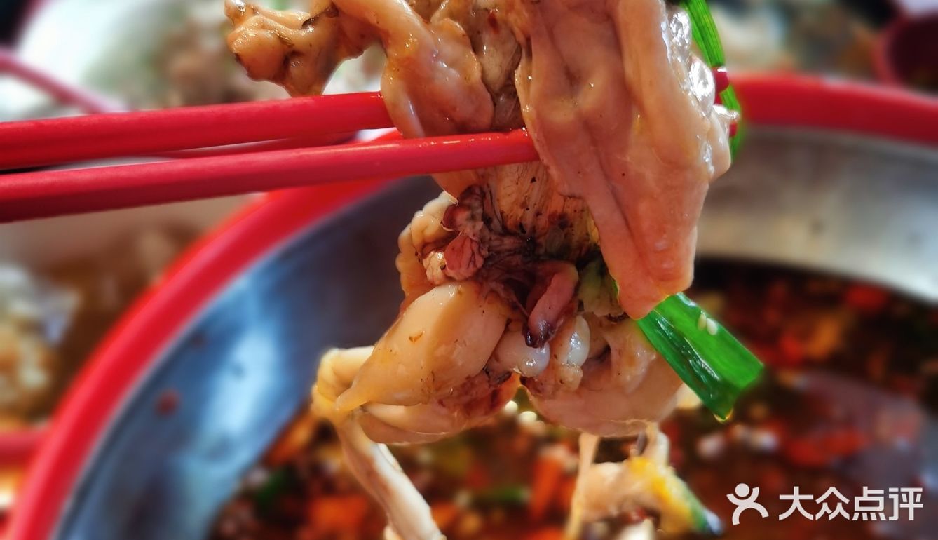 红料理拍了拍你，请你双红节撸串吃宵夜[奸笑]🍻🥢