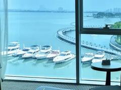 -苏州金鸡湖中茵皇冠假日酒店