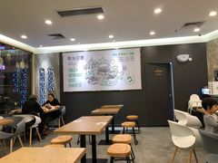 大堂-龙治汉堡(中华城店)
