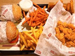 -The Habit Burger Grill 哈比特汉堡(复兴soho店)