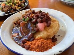 老奶脆哨洋芋粑-包整·丝娃娃(一览甲秀楼风景店)