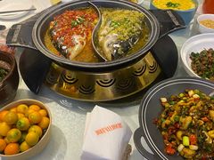 -阿瓦山寨·湘菜现炒·剁椒鱼头王(咸阳总店)