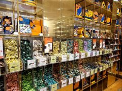 -VENCHI 闻绮(上海佛罗伦萨小镇店)