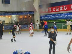-正佳冰河湾真冰滑冰场