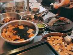 -松树干拌面店