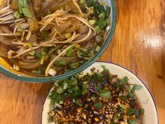 -拈签一笑黄牛肉辣卤串串