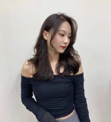 点击看大图 -V8潮牌·接发烫染连锁