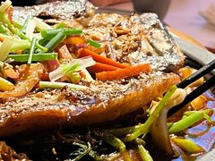 -鸣记脆皮烤鱼·海鲜烤鱼(三八广场店)