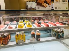 面包甜点陈列柜-奈雪的茶(华侨城创意园店)