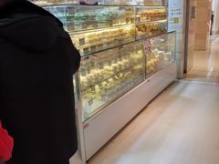 面包甜点陈列柜-白玉兰食品甜凤店(合生汇店)