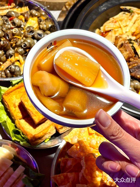 螺蛳粉星人得知人广新开了一家，螺蛳粉火锅！