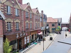 -钟书阁(松江泰晤士小镇店)