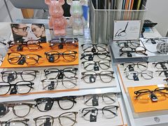 -视野联行眼镜·蔡司·依视路(省体育馆店)