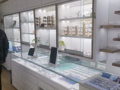 -翰佐蔡司小乐圆·依视路星趣控·暴龙眼镜折扣店