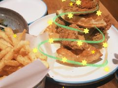香辣炸鸡配华夫饼-悠航SLOWBOAT(三里屯店)