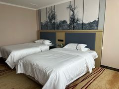 -库车国际酒店(火车站东湖公园店)