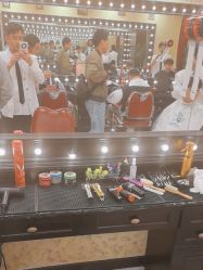 -东方先生国潮男士理发馆