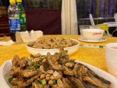 -胖大姐黄辣丁鱼庄(新津店)