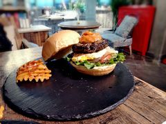 -HIGH FIVE哈福手工汉堡(桂林路店)