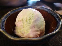 -莓园冰淇淋店