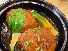 狮子头-巢香扣肉馆