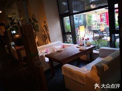 靠窗位-瓦库茶馆17号(海汇港店)