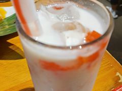 草莓可尔必思-三月居酒屋(青年大街店)