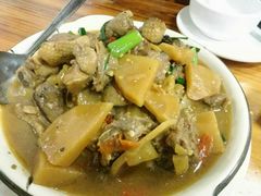 酸笋焖鸭-始兴县农家小院餐馆