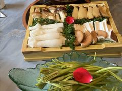 -慢丽江·云南野生菌土鸡锅(付家庄店)