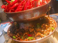 霸道龙虾拿下蛙-沪小二炭火蛙锅(淮海中路美食不夜城店)
