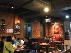 大堂-新疆烧烤王(广灵店)