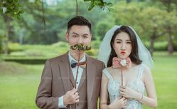 -现代经典婚纱摄影