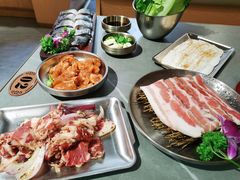 -围炉肉舍•炭烤活鳗•丹东海鲜烤肉(步行街店)