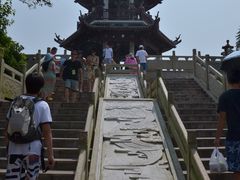 -亚龙湾中心广场