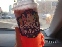 霸气冰淇淋草莓-奈雪的茶(优特汇店)