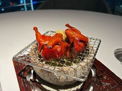 招牌脆皮乳鸽-悦轩中餐厅·高空江景·杭州柏悦酒店