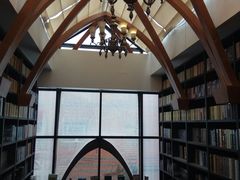 -钟书阁(松江泰晤士小镇店)