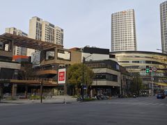 -瑞虹新天地月亮湾