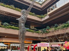 -瑞虹新天地月亮湾