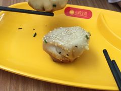 -小杨生煎(金山百联购物中心3楼店)