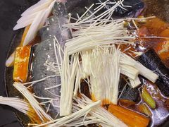 铁锅清江鱼-人民公社铁锅炖·东北菜(卫国道店)