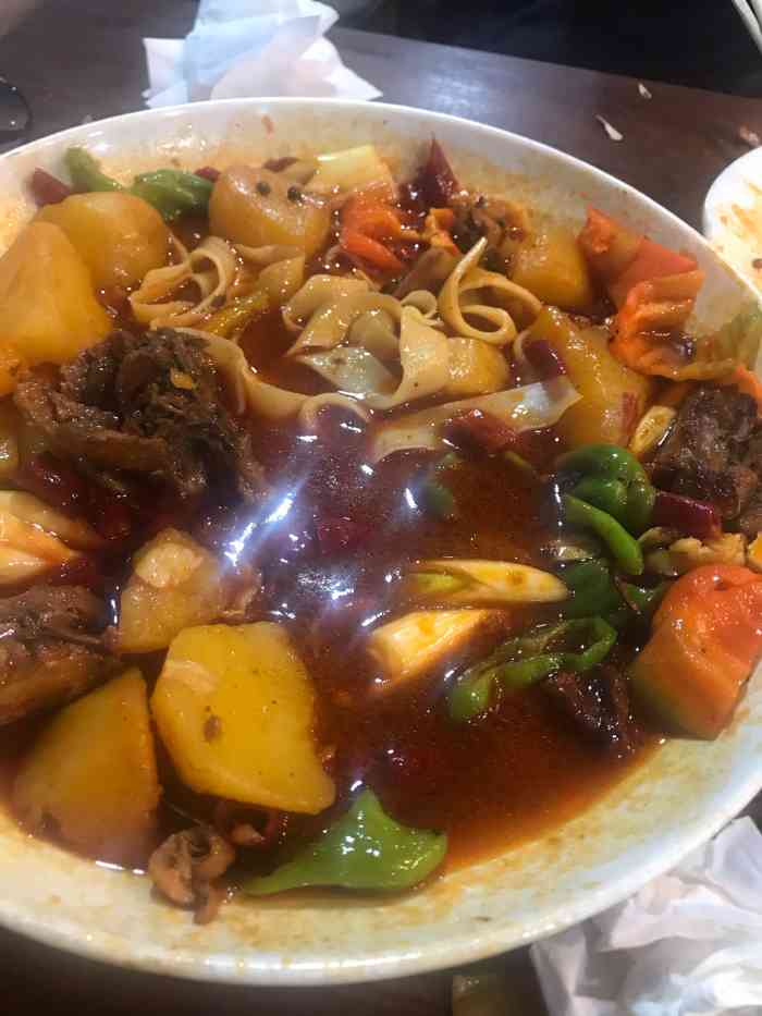 新疆巴楚羊肉串-"今天出来吃饭,逛着逛着看到一个新疆餐厅,.